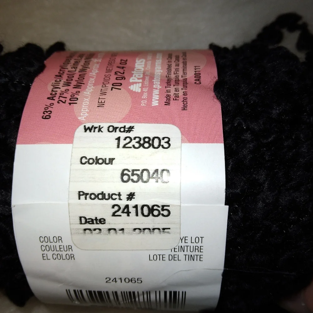 YARN Patons Pooch acrylic/wool/Nylon yarn in Black Sheep